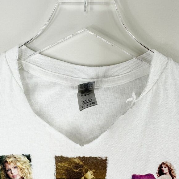Taylor Swift Album Cover‎ White T-Shirt w/Cut-Out Neck Sz S - Picture 5 of 9